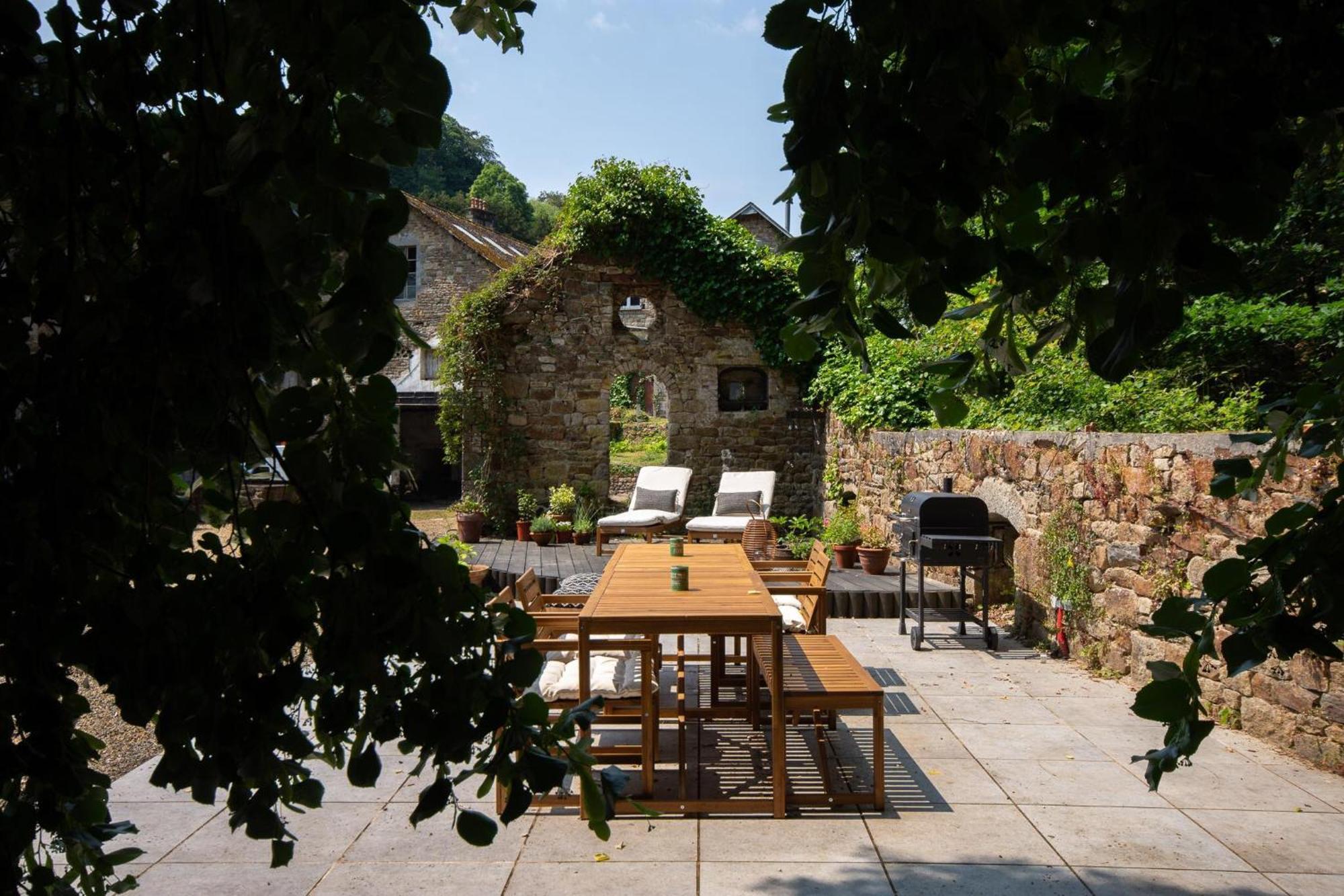 Beautiful, Historic Manoir In Semi-Rural Setting Villa Viré Eksteriør bilde